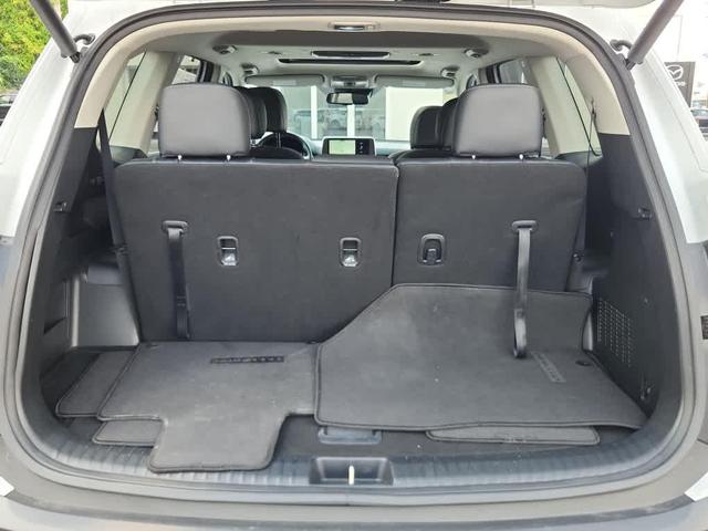 Photo of 2022 Glacial White Pearl Kia Telluride