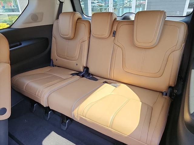 Photo of 2025 Coulis Red INFINITI QX80