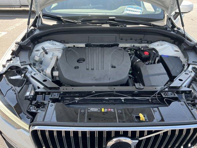 Photo of 2023 Crystal White Metallic Volvo XC60