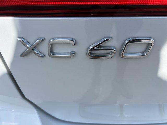 Photo of 2023 Crystal White Metallic Volvo XC60