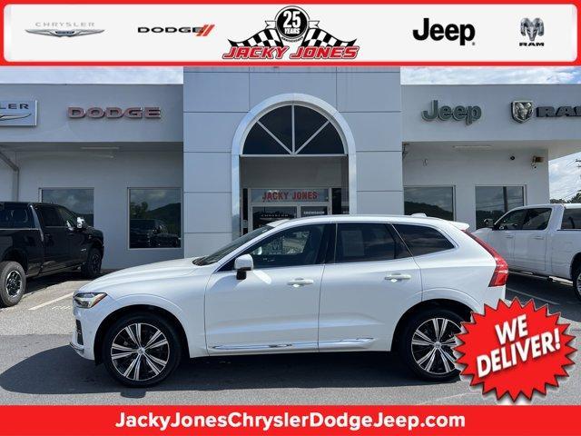 Photo of 2023 Crystal White Metallic Volvo XC60