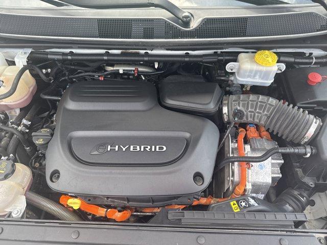 Photo of 2019 Bright White Clearcoat Chrysler Pacifica Hybrid