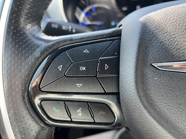 Photo of 2019 Bright White Clearcoat Chrysler Pacifica Hybrid