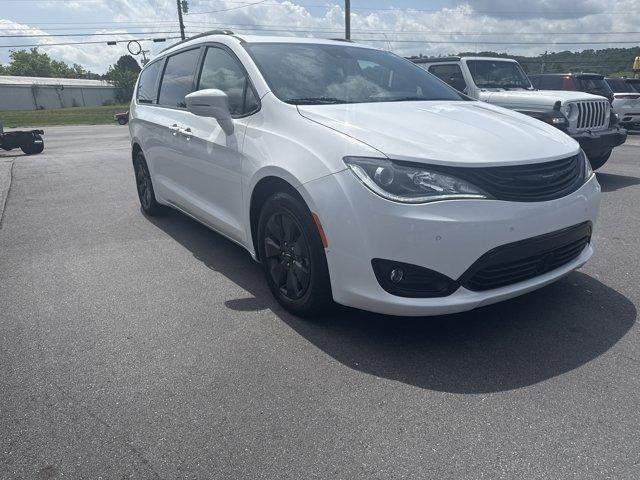 Photo of 2019 Bright White Clearcoat Chrysler Pacifica Hybrid