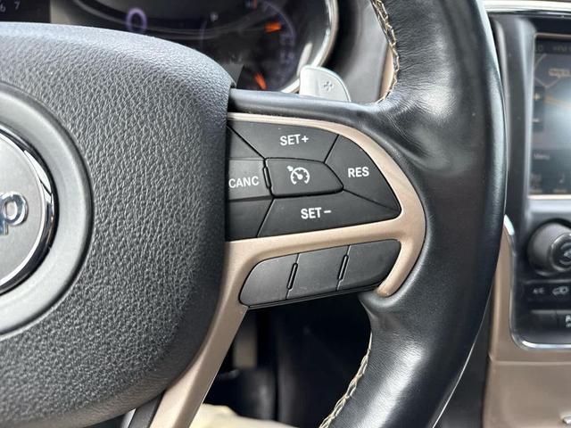 Photo of 2017 Bright White Clearcoat Jeep Grand Cherokee