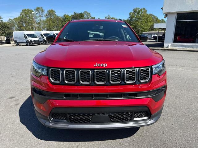 Photo of 2026 red hot pearlcoat Jeep Compass