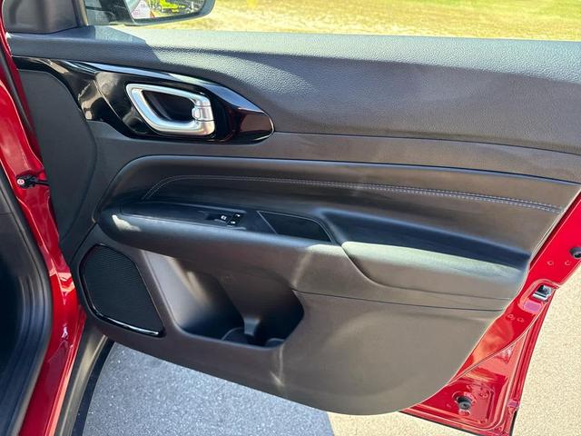 Photo of 2026 red hot pearlcoat Jeep Compass