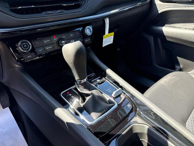 Photo of 2026 red hot pearlcoat Jeep Compass