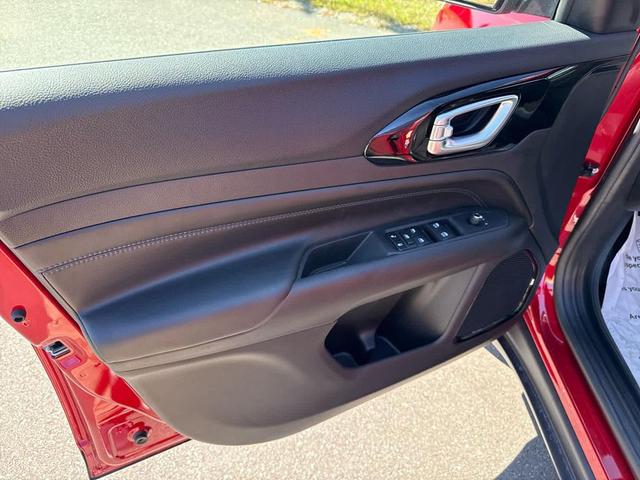 Photo of 2026 red hot pearlcoat Jeep Compass