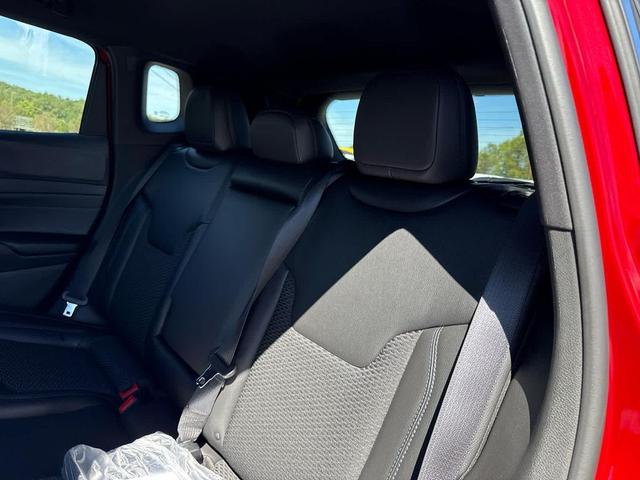 Photo of 2026 red hot pearlcoat Jeep Compass
