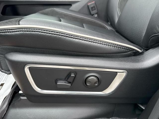 Photo of 2026 Granite Crystal Metallic Clearcoat RAM 1500