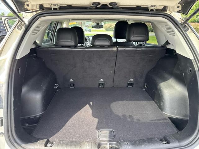 Photo of 2019 White Clearcoat Jeep Compass