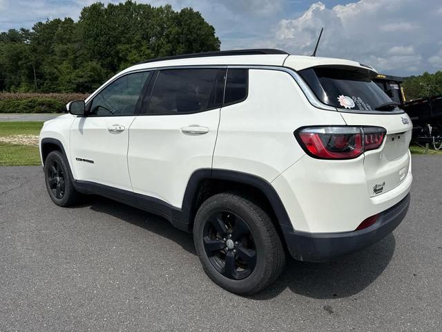 Photo of 2019 White Clearcoat Jeep Compass