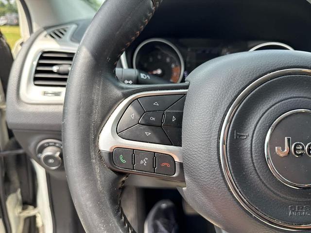 Photo of 2019 White Clearcoat Jeep Compass