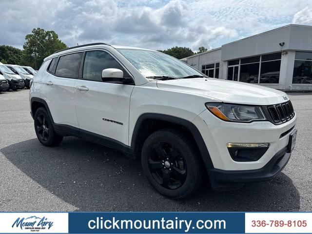 Photo of 2019 White Clearcoat Jeep Compass