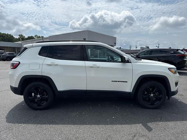 Photo of 2019 White Clearcoat Jeep Compass