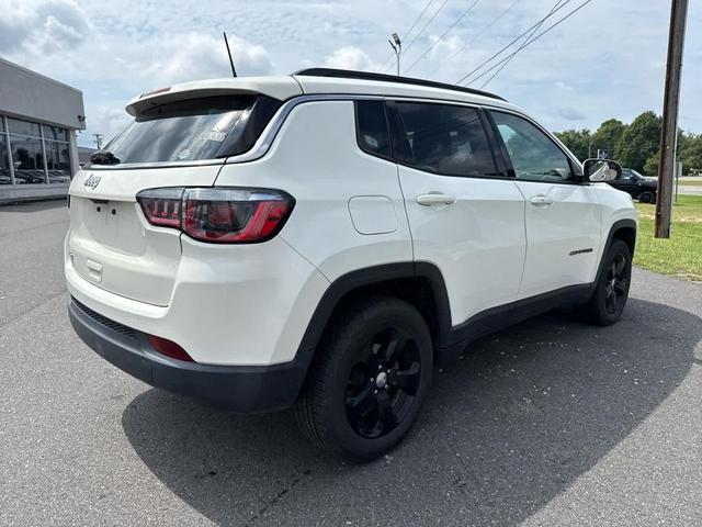 Photo of 2019 White Clearcoat Jeep Compass