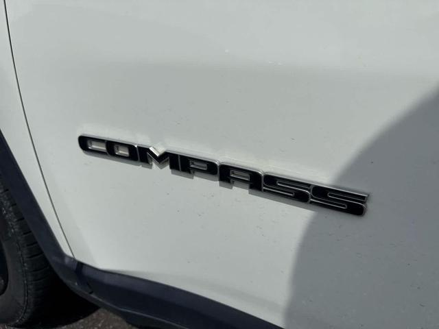 Photo of 2019 White Clearcoat Jeep Compass
