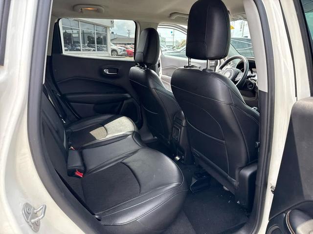 Photo of 2019 White Clearcoat Jeep Compass