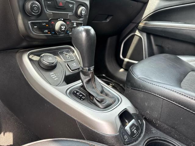 Photo of 2019 White Clearcoat Jeep Compass