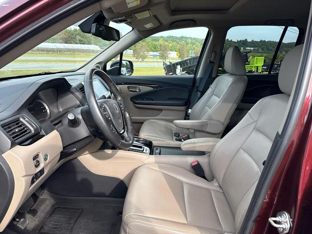 Photo of 2019 Deep Scarlet Pearl Honda Ridgeline