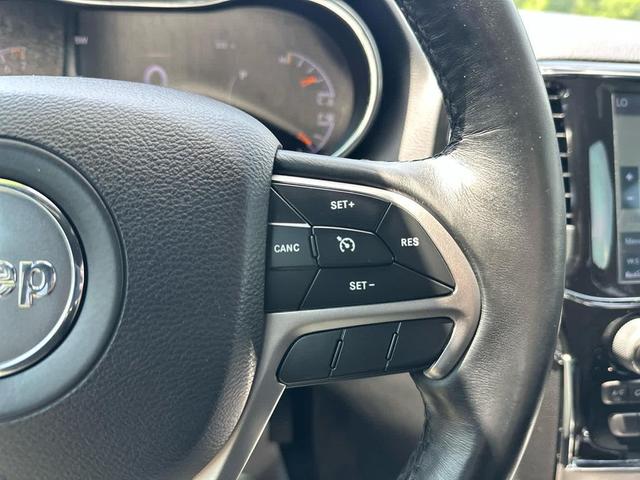 Photo of 2019 Diamond Black Crystal Pearlcoat Jeep Grand Cherokee