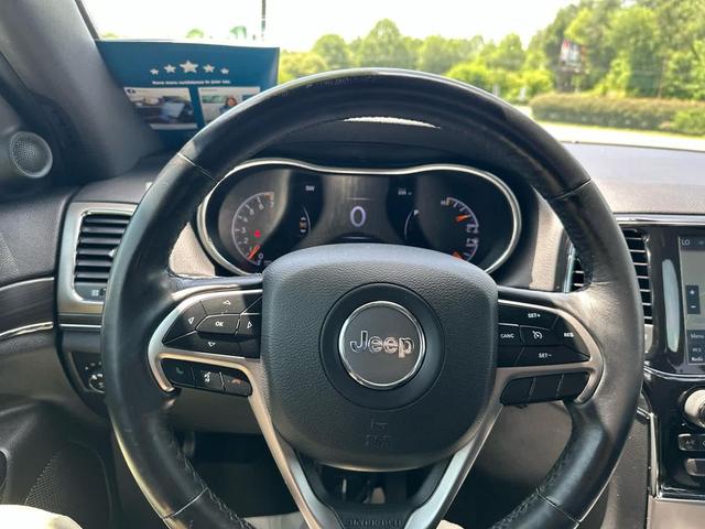 Photo of 2019 Diamond Black Crystal Pearlcoat Jeep Grand Cherokee