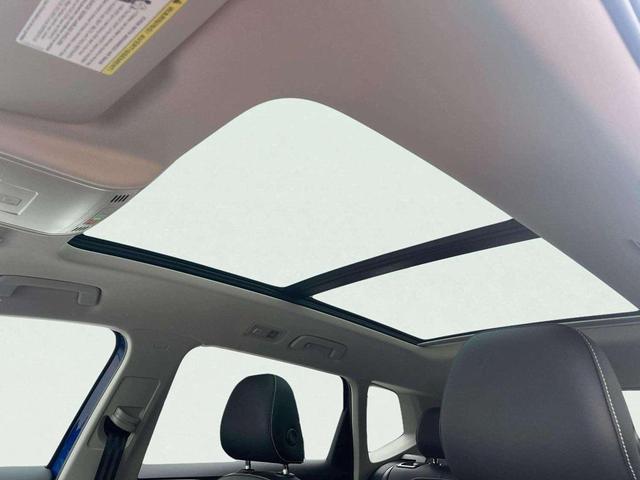 Photo of 2022 Dusk Blue Metallic Volkswagen Taos