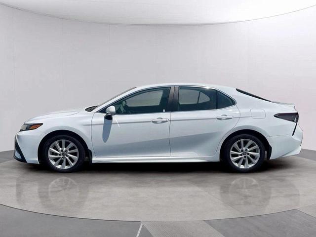Photo of 2022 White Toyota Camry