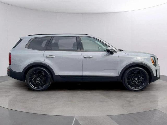 Photo of 2022 Wolf Gray Kia Telluride