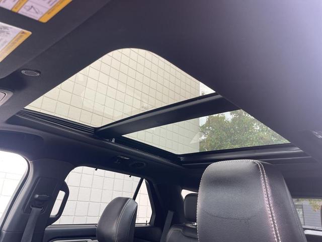 Photo of 2022 Agate Black Metallic Ford Explorer