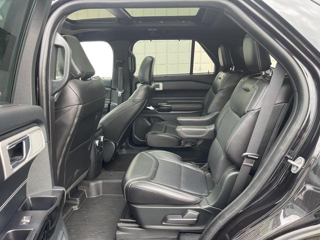 Photo of 2022 Agate Black Metallic Ford Explorer