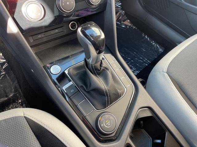 Photo of 2025 Pure White Volkswagen Taos