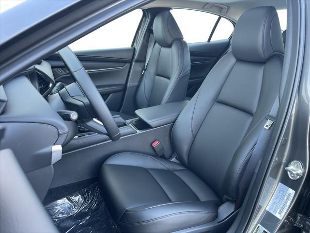 Photo of 2025 Machine Gray Metallic Mazda Mazda3