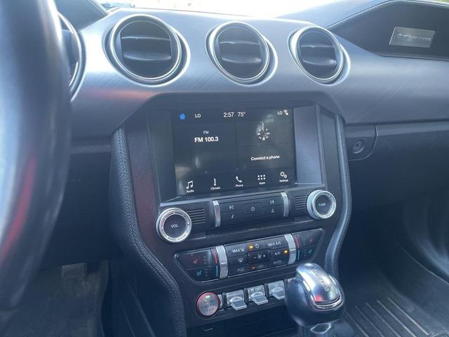 Photo of 2018 Oxford White Ford Mustang