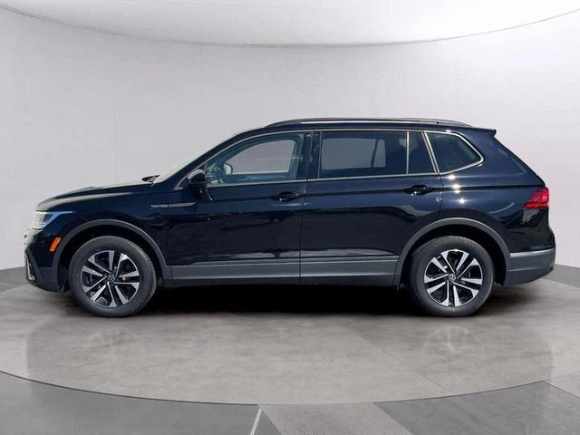Photo of 2022 Deep Black Pearl Volkswagen Tiguan