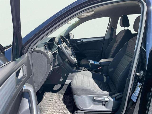 Photo of 2022 Deep Black Pearl Volkswagen Tiguan
