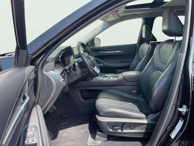 Photo of 2022 Mineral Black INFINITI QX60