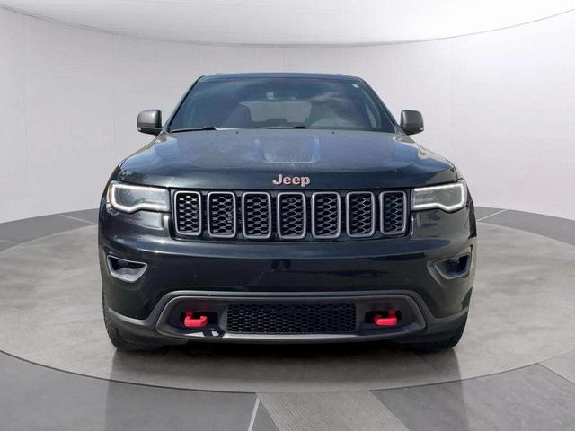 Photo of 2021 Diamond Black Crystal Pearlcoat Jeep Grand Cherokee