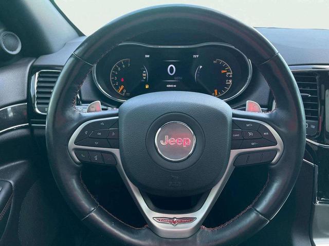 Photo of 2021 Diamond Black Crystal Pearlcoat Jeep Grand Cherokee