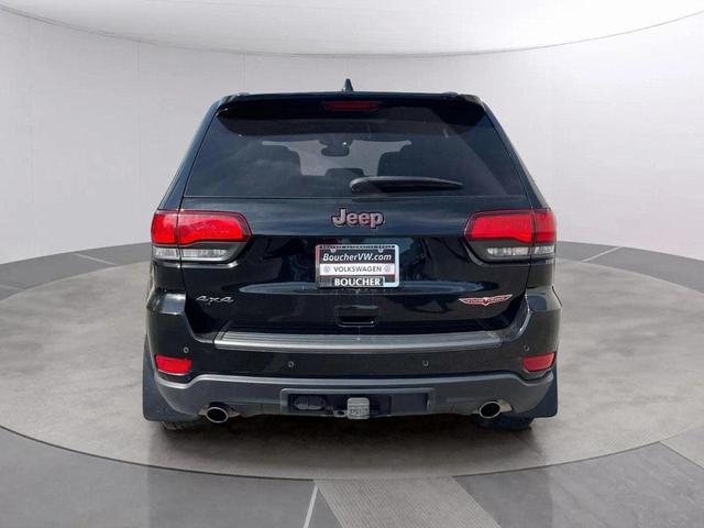 Photo of 2021 Diamond Black Crystal Pearlcoat Jeep Grand Cherokee