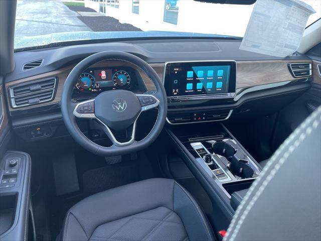 Photo of 2025 Mountain Lake Blue Metallic Volkswagen Atlas