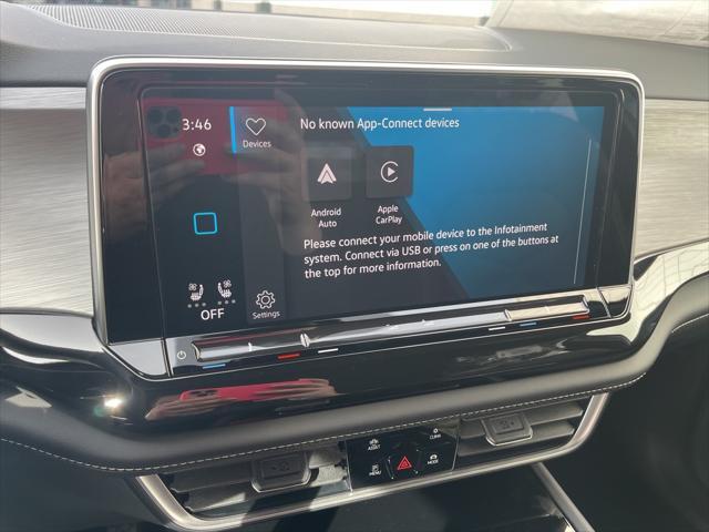 Photo of 2025 Silver Mist Metallic Volkswagen Atlas Cross Sport
