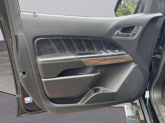 Photo of 2022 Onyx Black GMC Canyon