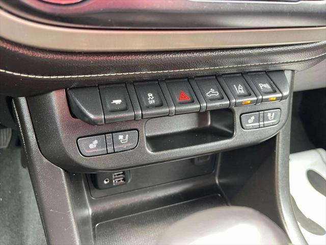 Photo of 2022 Onyx Black GMC Canyon