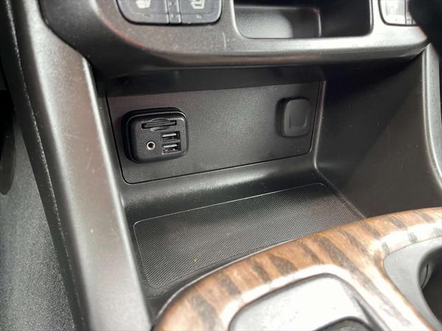 Photo of 2022 Onyx Black GMC Canyon