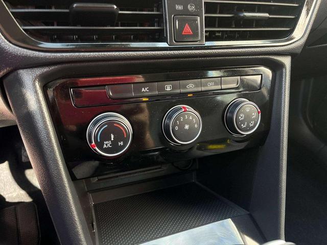 Photo of 2023 Pyrite Silver Metallic Volkswagen Taos