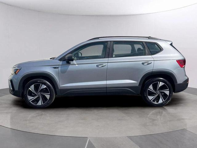 Photo of 2023 Pyrite Silver Metallic Volkswagen Taos