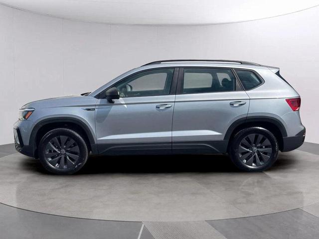 Photo of 2022 Pyrite Silver Metallic Volkswagen Taos