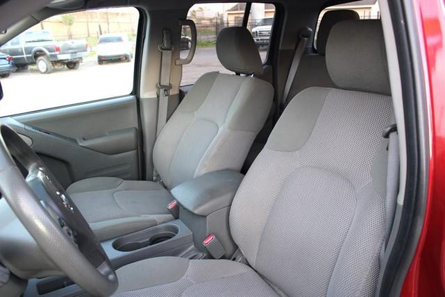 Photo of 2019 Cayenne Red Metallic Nissan Frontier